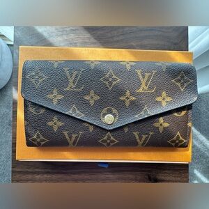 Authentic Louis Vuitton Sarah Wallet Monogram Canvas Long Wallet